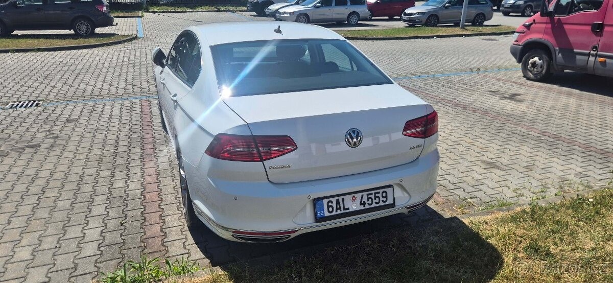 volkswagen-passat-2-0-tdi-110kw-dsg-bez-adblue-o - 3