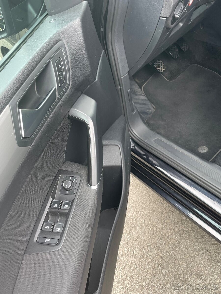 volkswagen-touran-1-6-tdi-85kw - 5