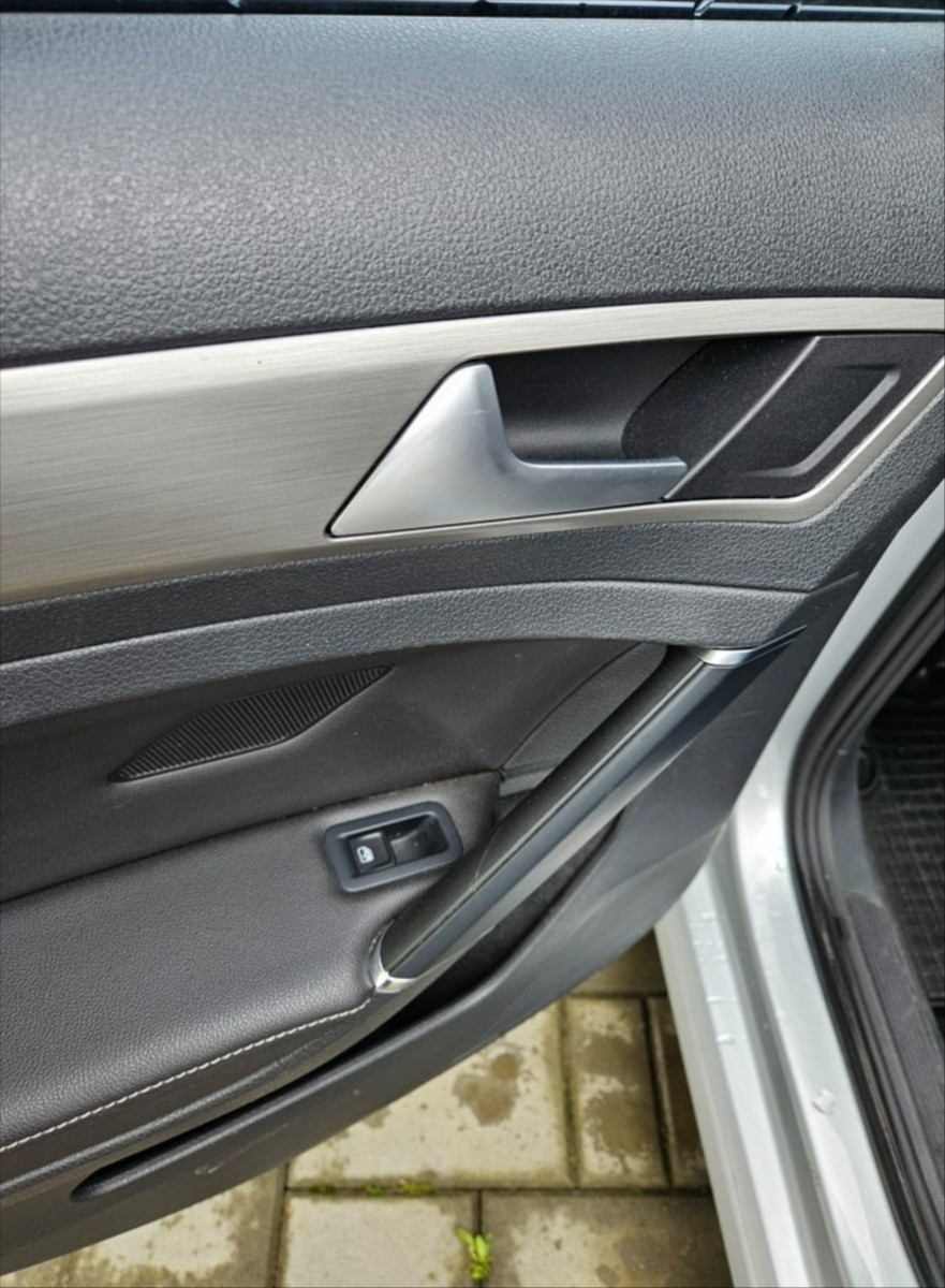 volkswagen-golf-variant-1-6-tdi-81kw-rv-2016 - 5