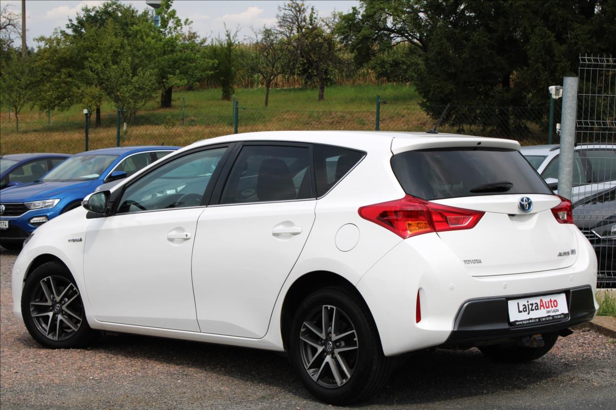 toyota-auris-1-8-hybrid-kamera-serviska - 3