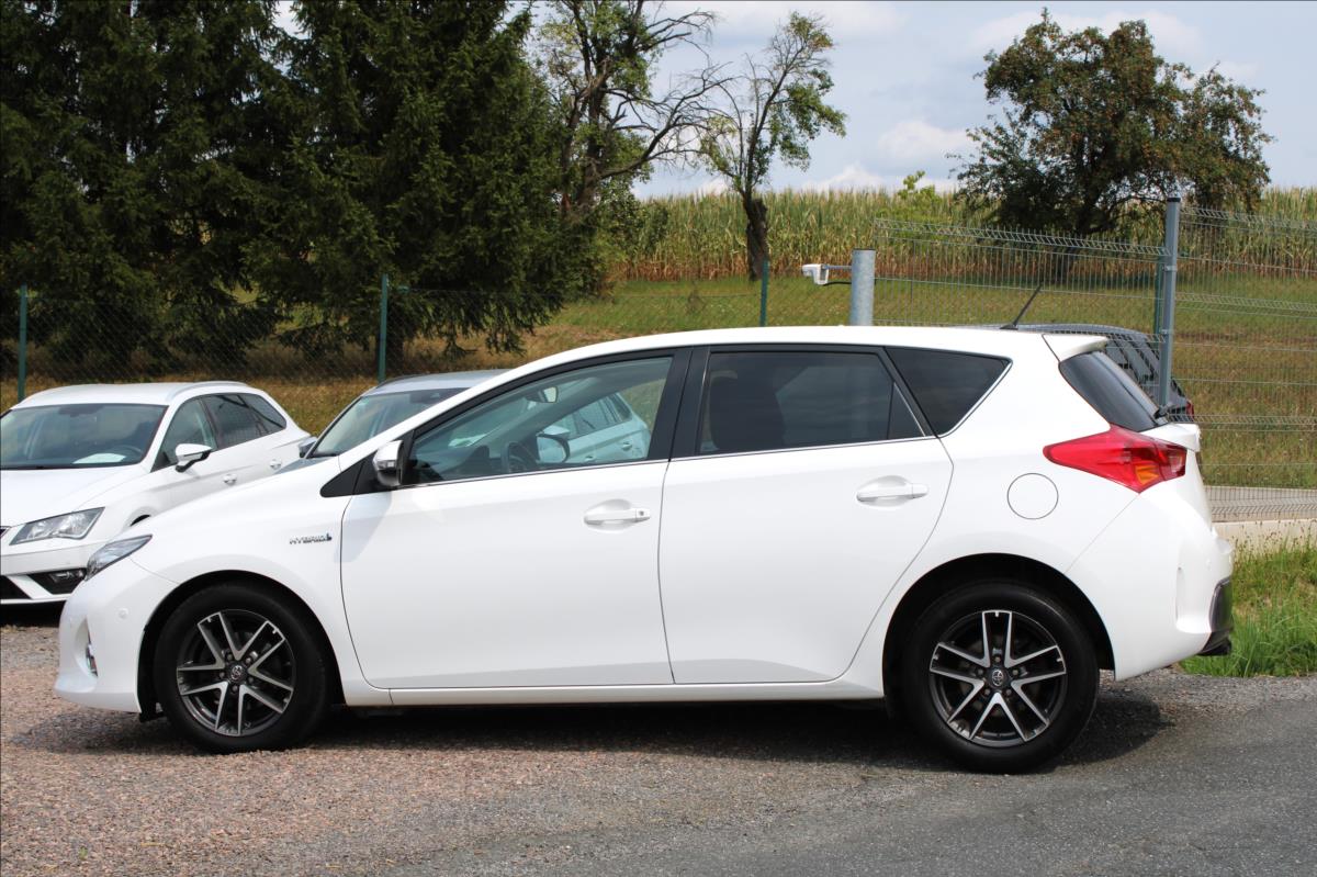 toyota-auris-1-8-hybrid-kamera-serviska - 7