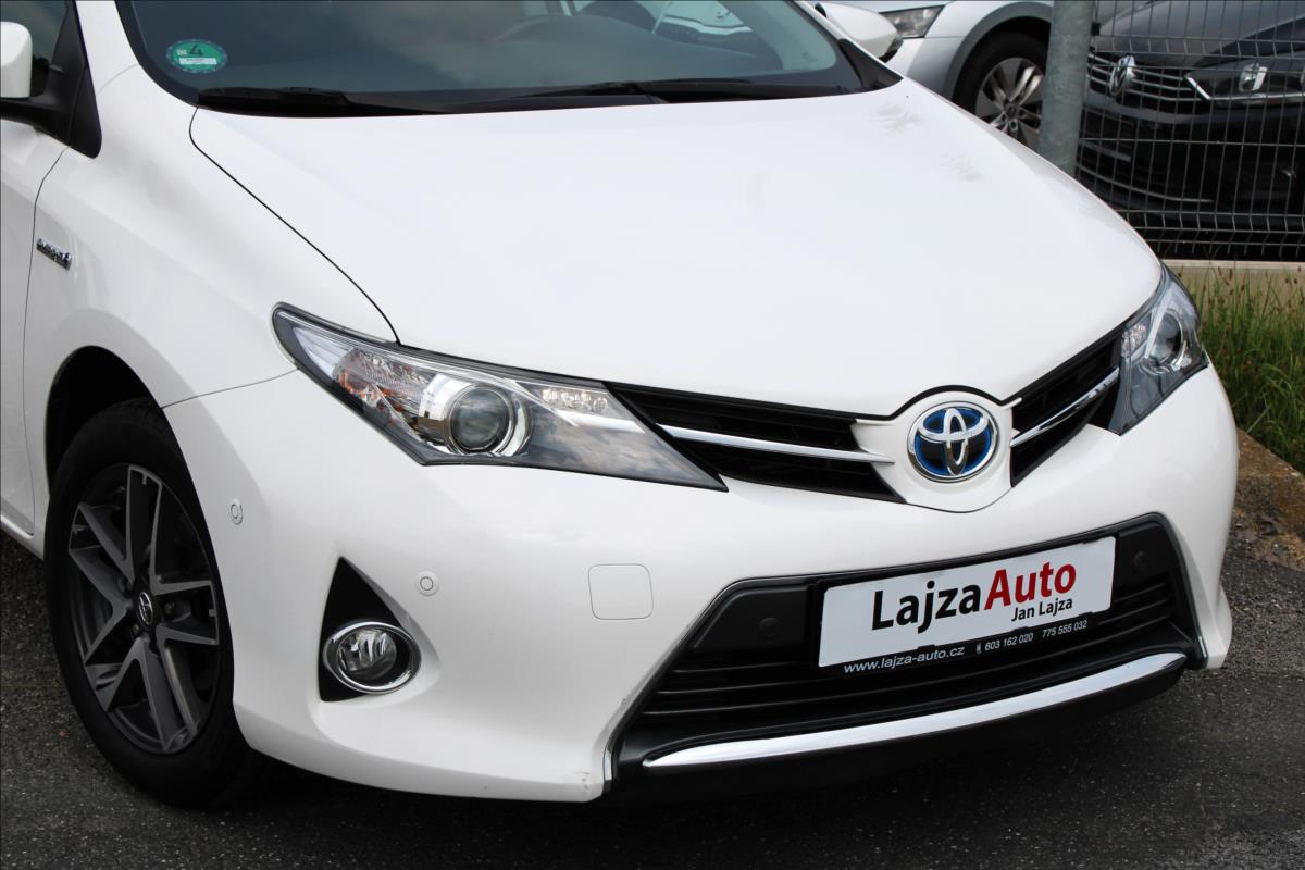 toyota-auris-1-8-hybrid-kamera-serviska - 8