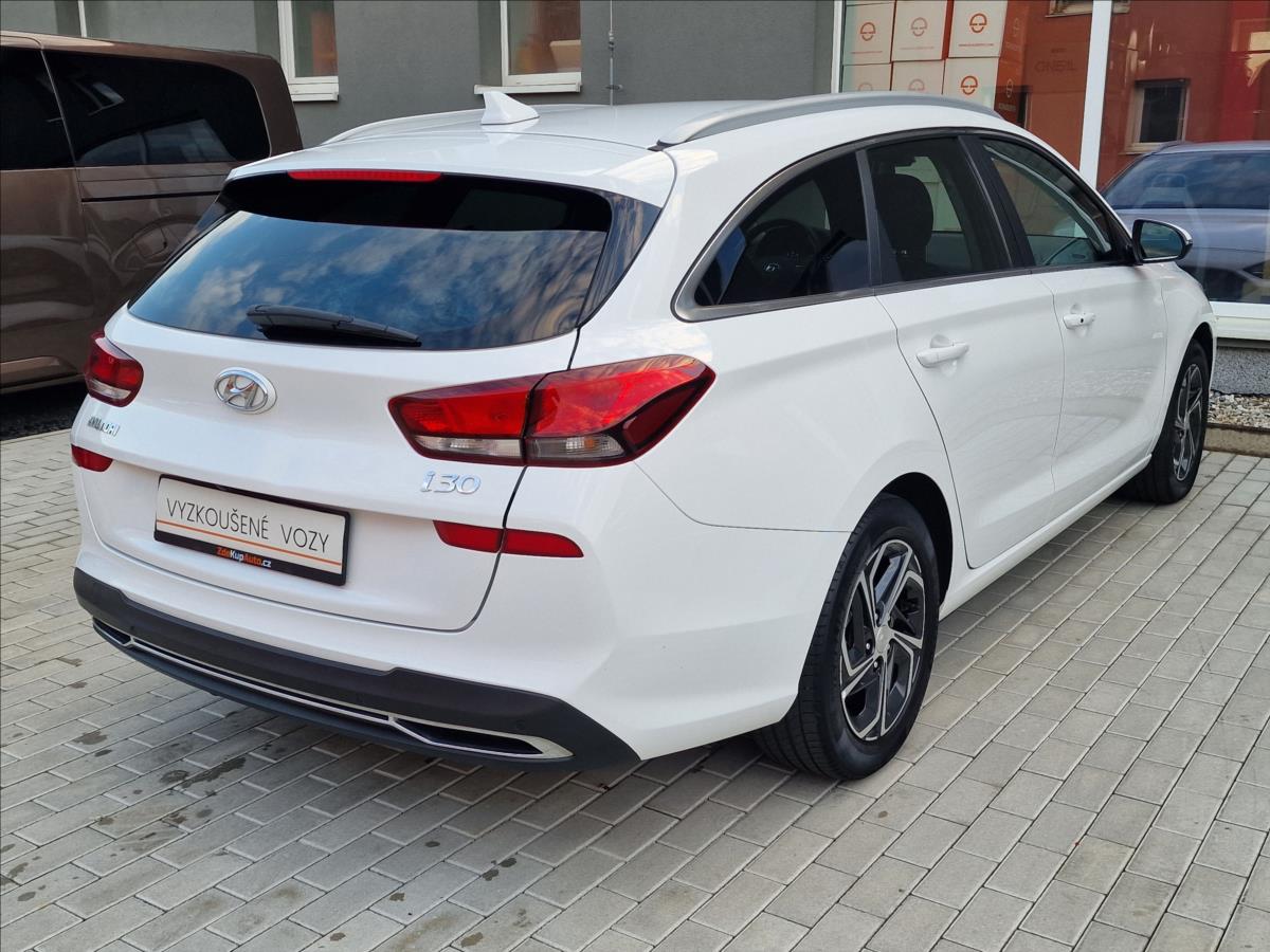 hyundai-i30-1-0t-gdi-smart-kombi-cr-1-maj - 9