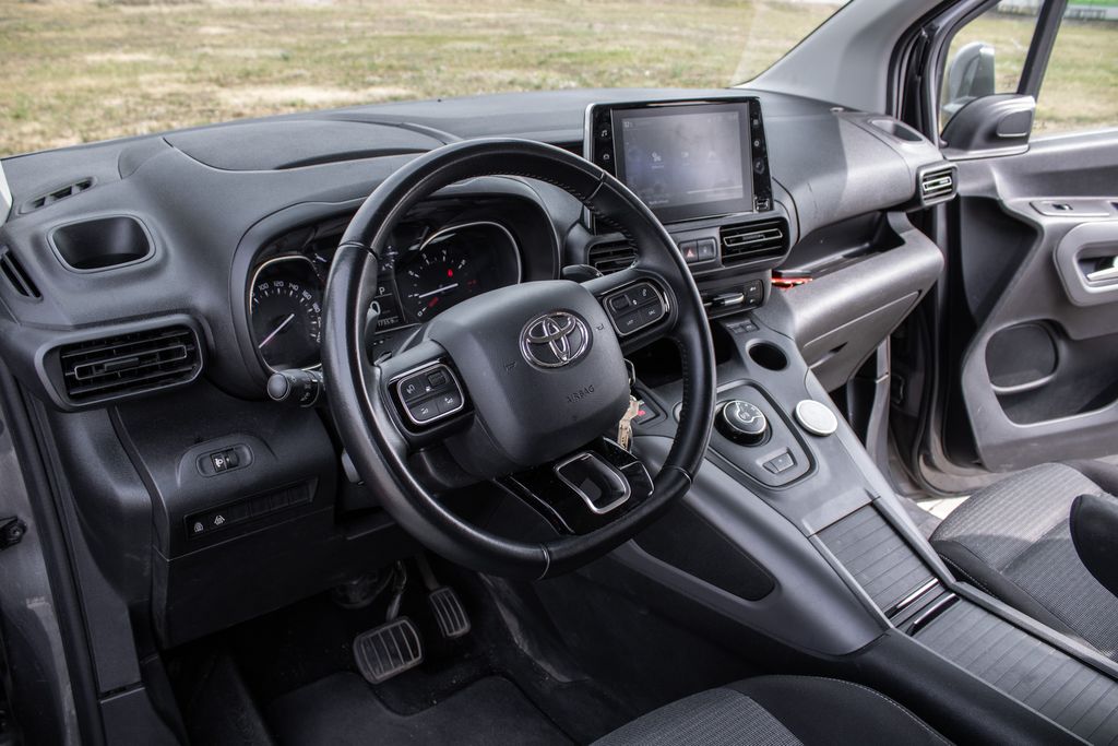 toyota-proace-city-verso-2020-at-96kw - 8