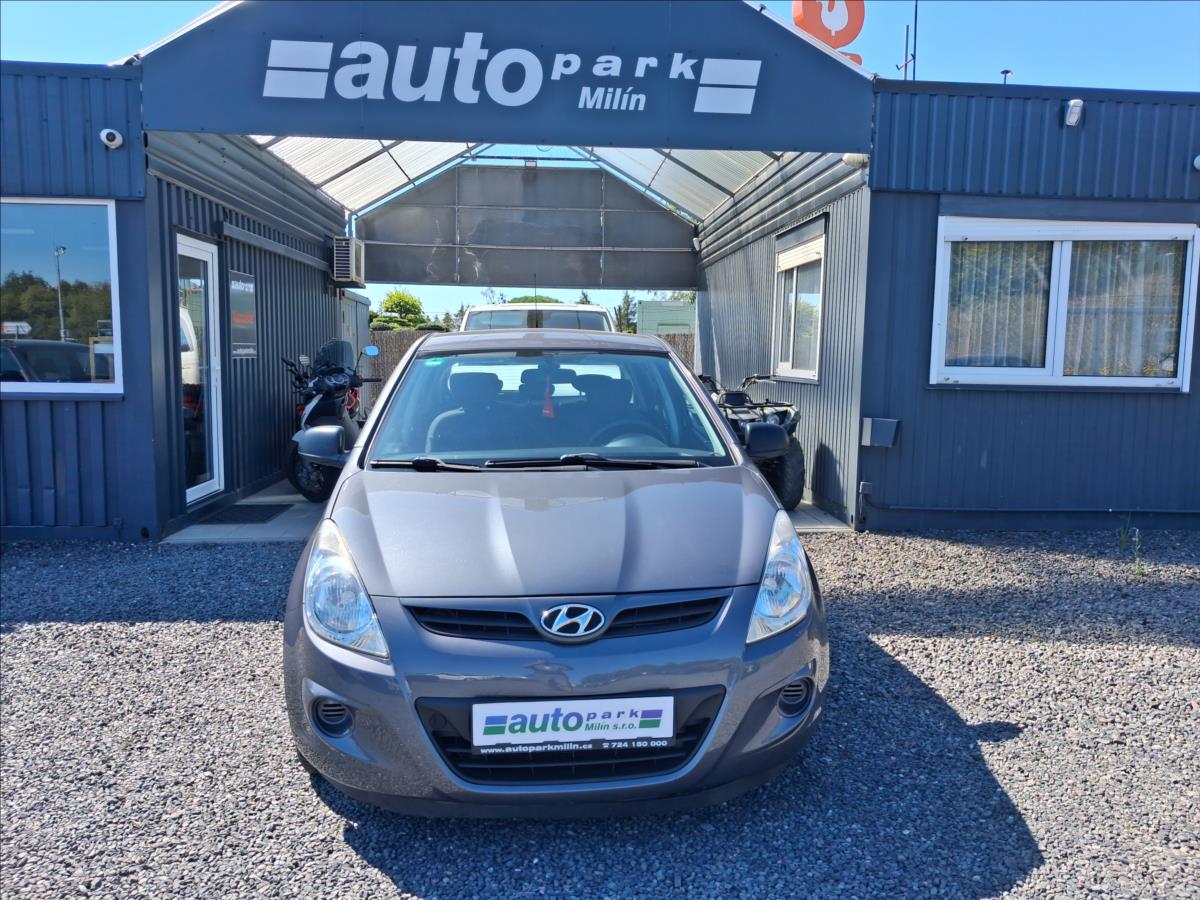 hyundai-i20-1-4-1-4i-automat-po-servisu - 1