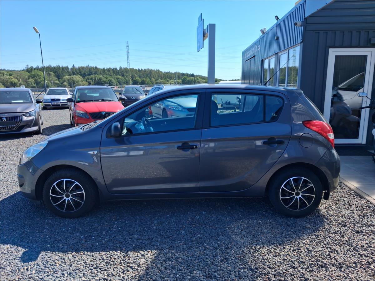hyundai-i20-1-4-1-4i-automat-po-servisu - 3