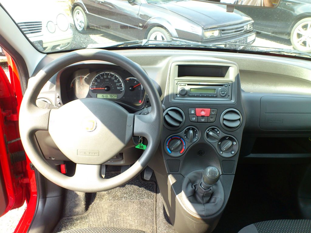 fiat-panda-1-1i-40-kw-top-98250-km - 8