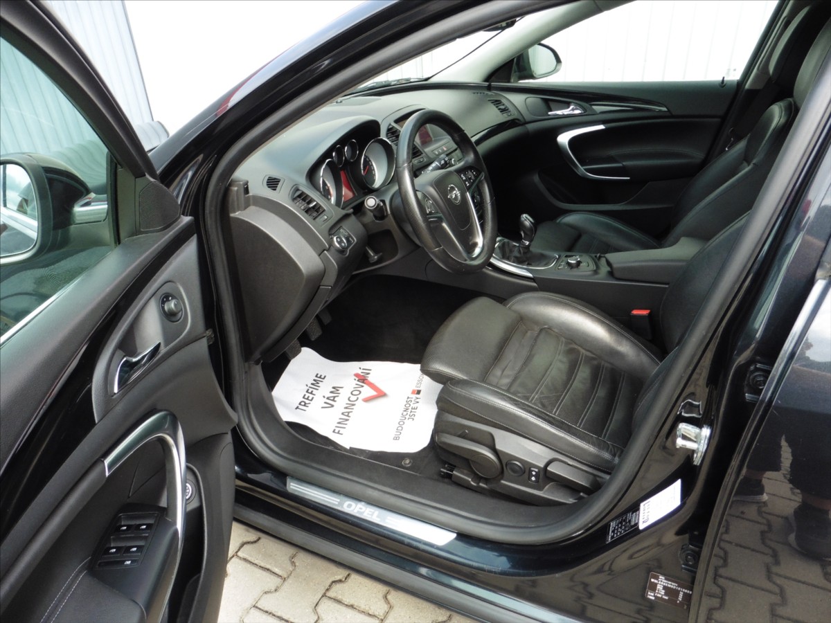 opel-insignia-2-0-cosmo-sports-tourer - 9