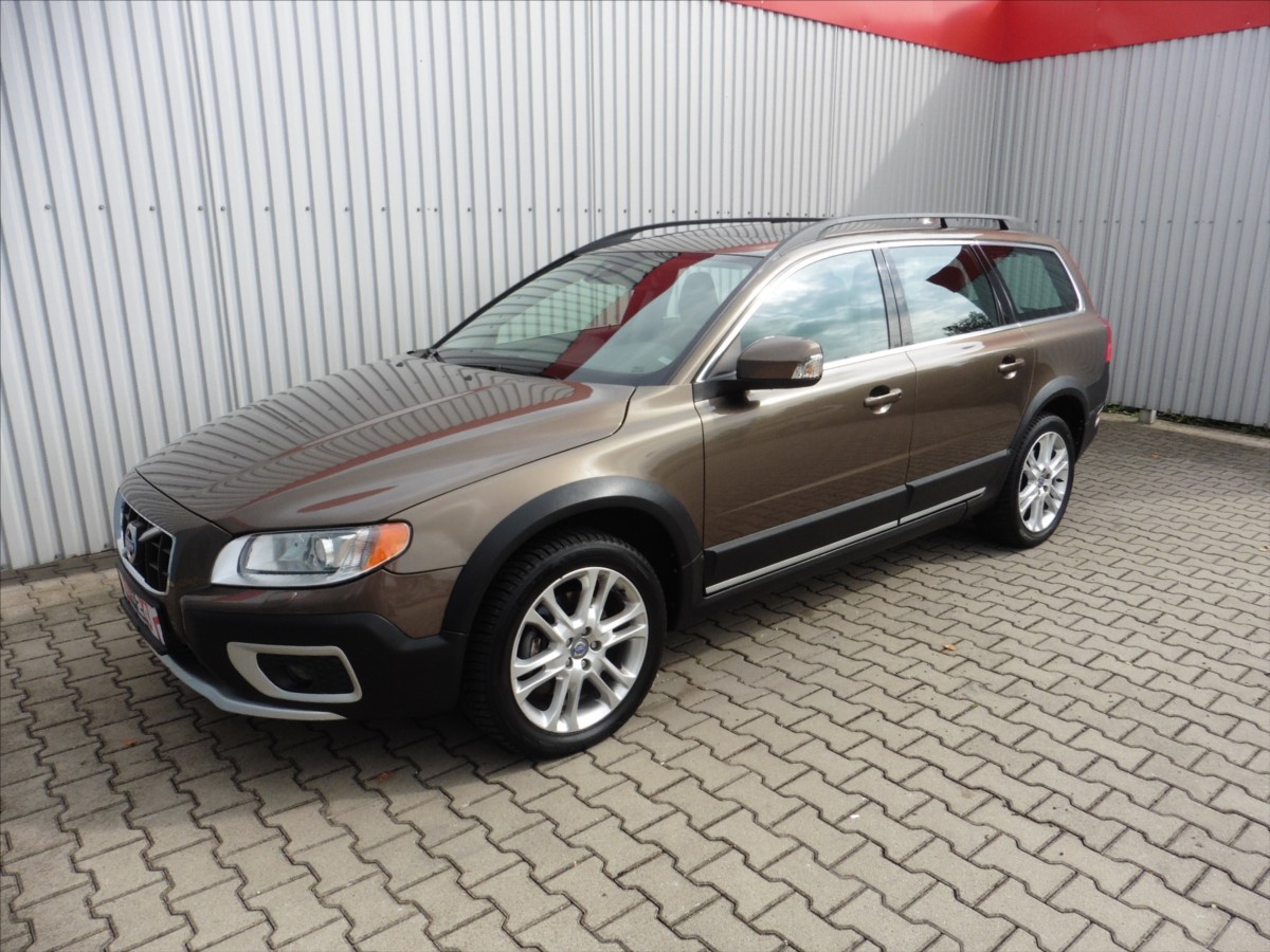 Volvo XC70 2,4 2,4D Summum AWD, Navi...
