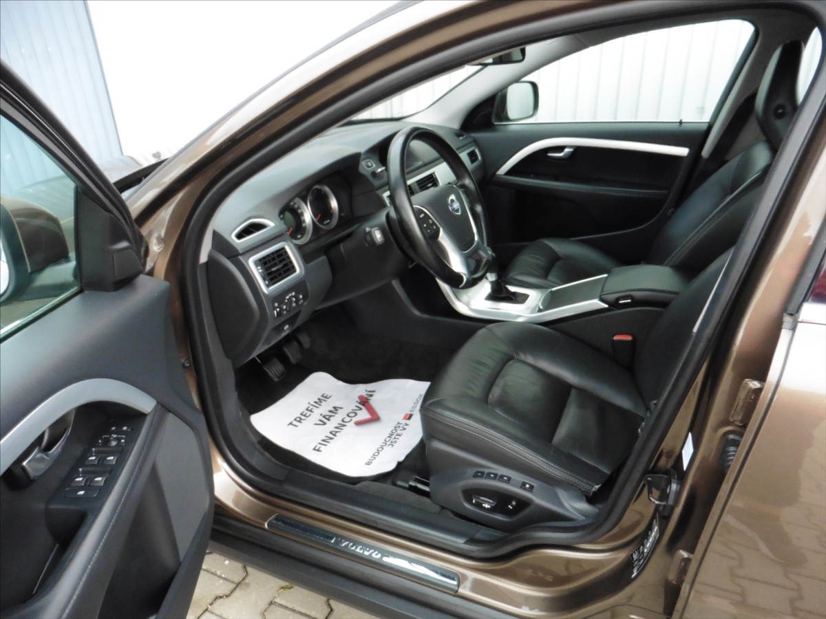 volvo-xc70-2-4-d-summum-awd-navi - 6