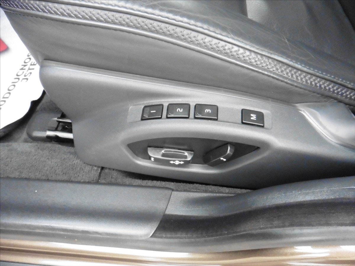 volvo-xc70-2-4-d-summum-awd-navi - 7