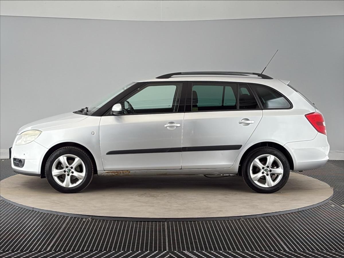 skoda-fabia-1-6-16v-sport-edition - 2