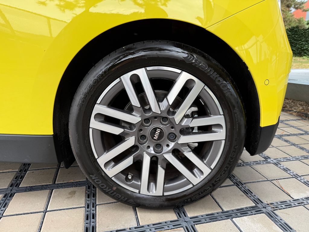 mini-cooper-se-hatchback-135-kw - 7