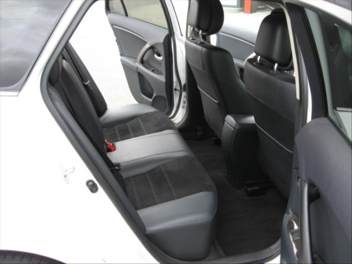 toyota-avensis-2-0-d-4d-gustav - 9