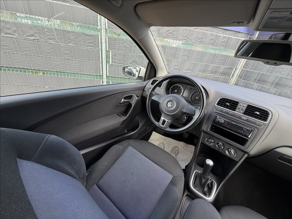 volkswagen-polo-1-2-team - 7