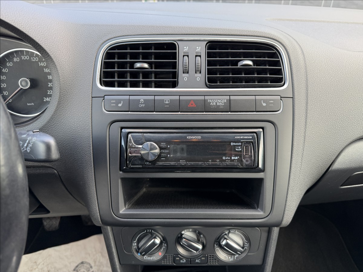 volkswagen-polo-1-2-team - 8