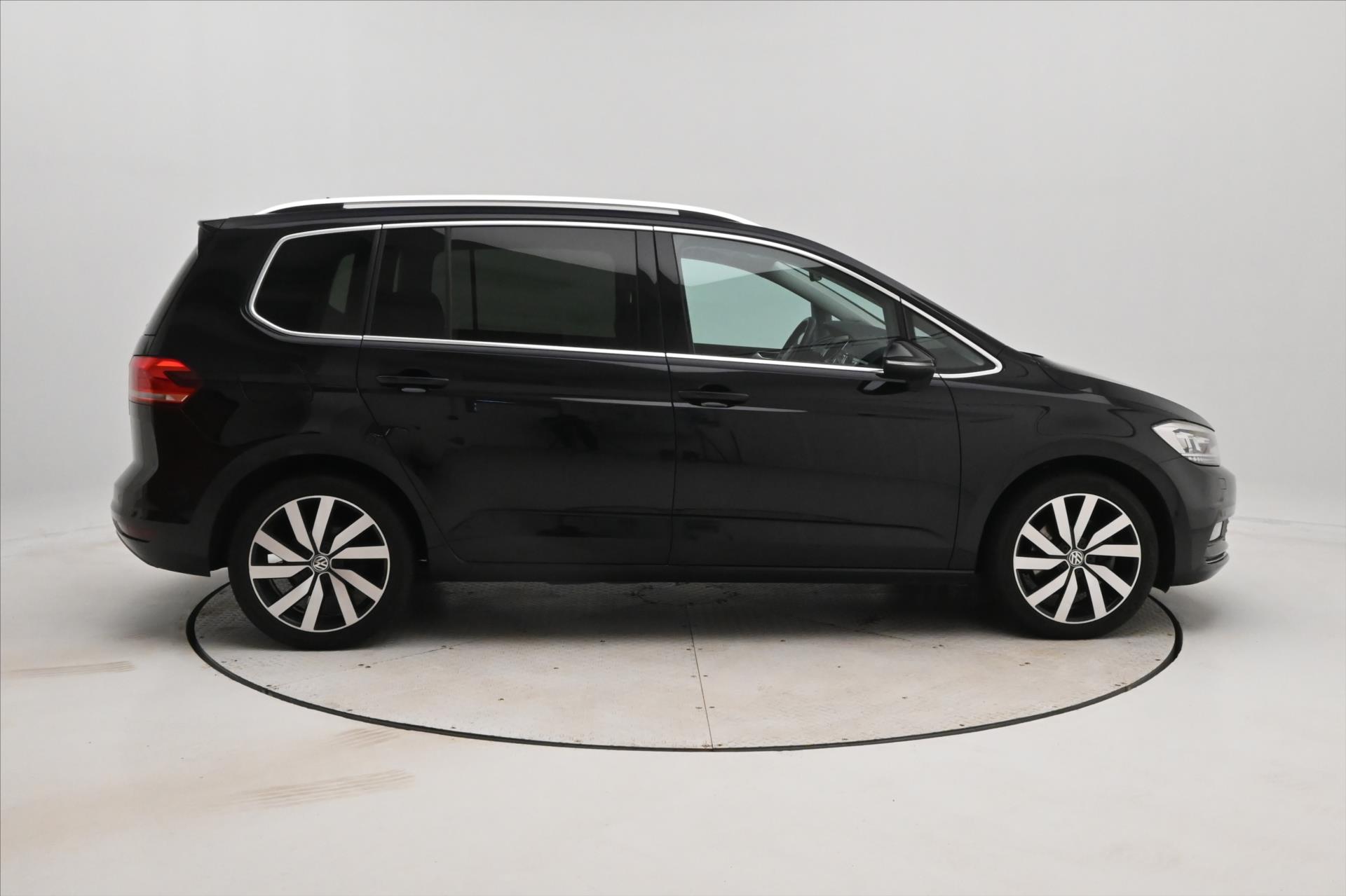 volkswagen-touran-2-0-tdi-110kw-dsg-highline-7mist-zaruka-az-5-let - 3