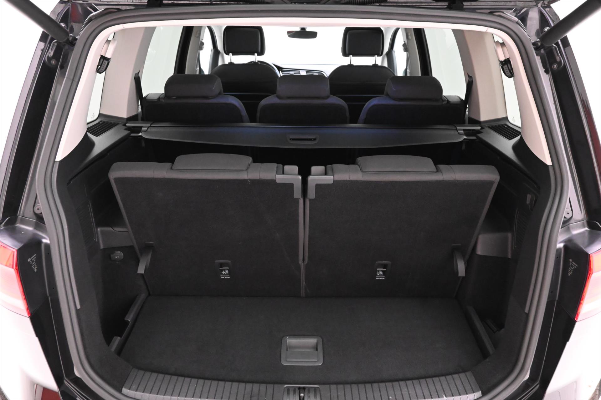 volkswagen-touran-2-0-tdi-110kw-dsg-highline-7mist-zaruka-az-5-let - 9