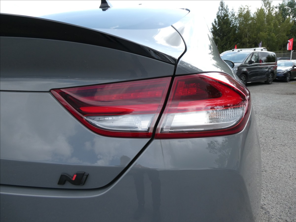 hyundai-i30-2-0-i-n-202kw-serviska - 9