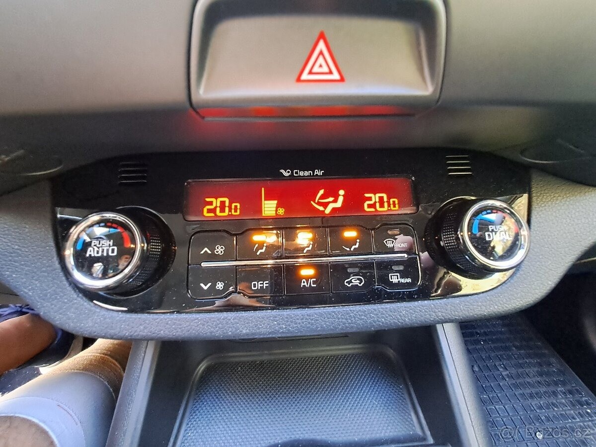 kia-sportage-2-0-km-142-000-4-4 - 9