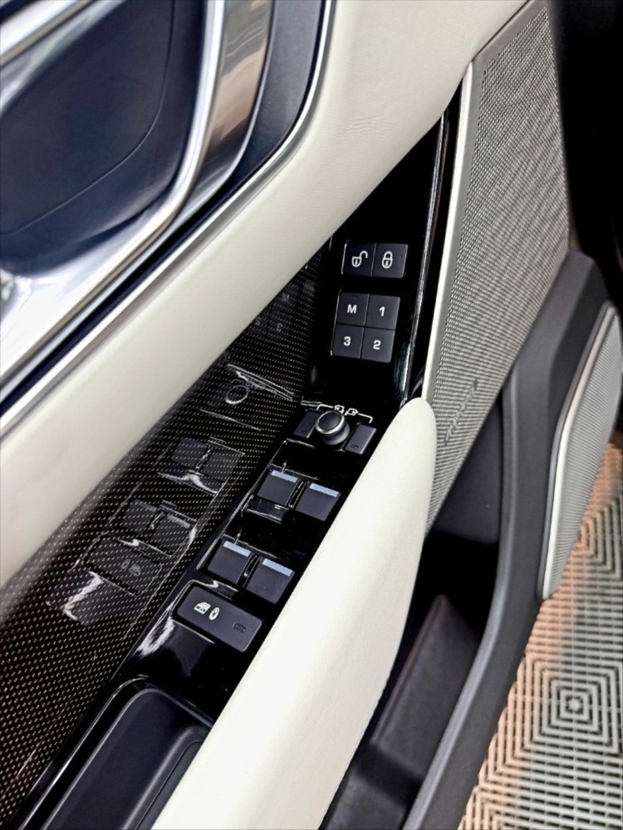 land-rover-range-rover-velar-3-0-v6-first-edition-diesel-hse - 8