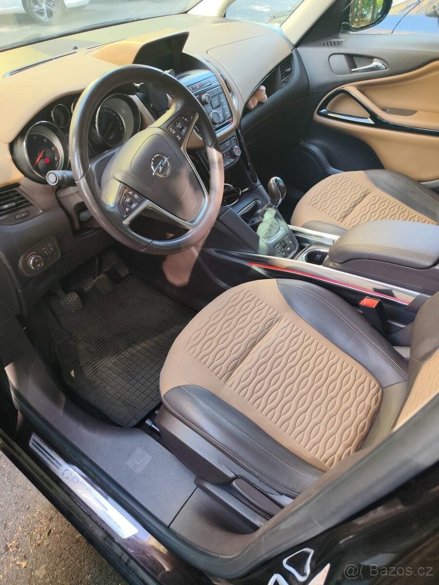 opel-zafira-1-6-tourer - 2