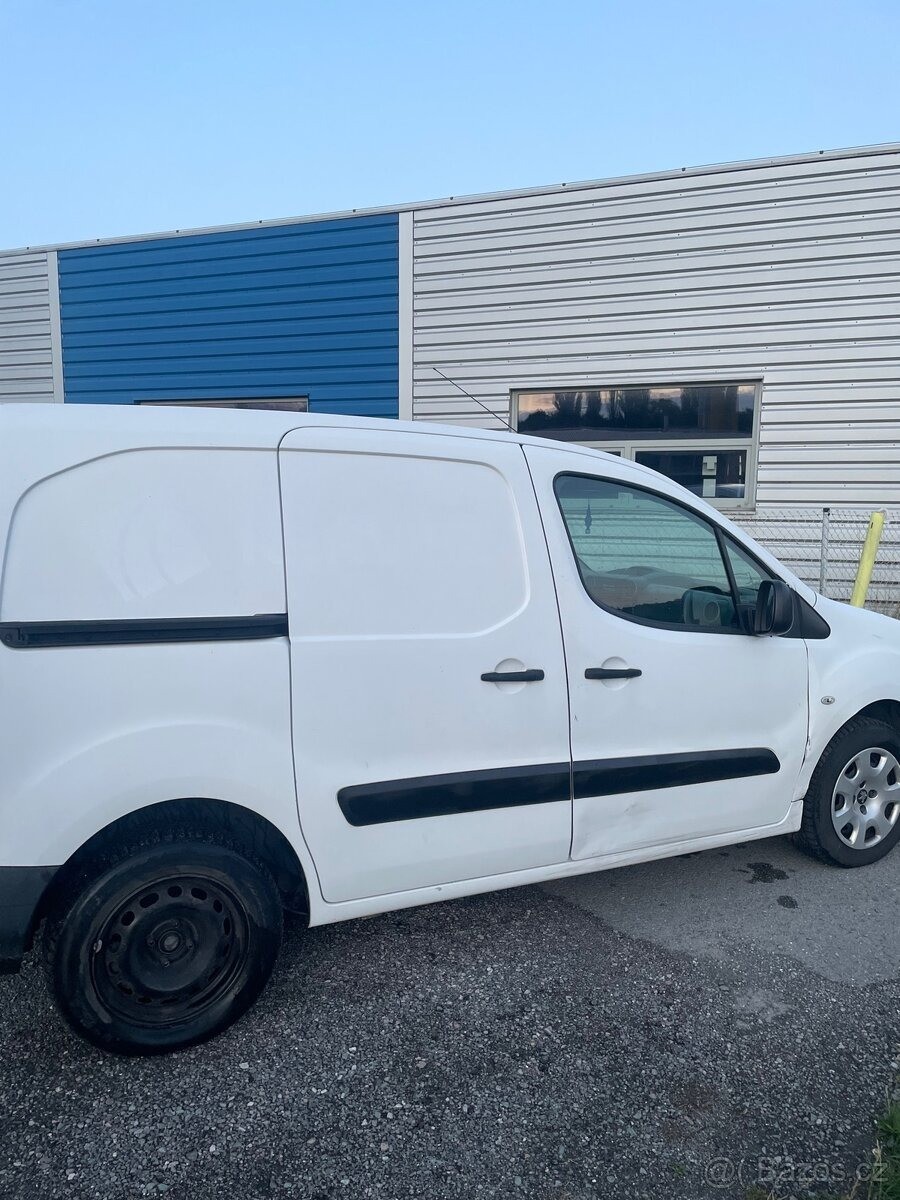 peugeot-partner-1-6-2015 - 1