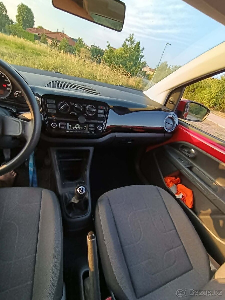 volkswagen-up-1-0-mpi-klimatizace - 2