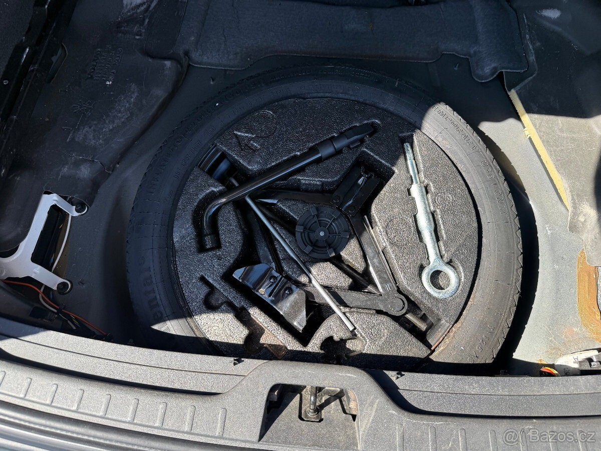 volvo-xc60-2-4-d5-r-v-2009 - 2