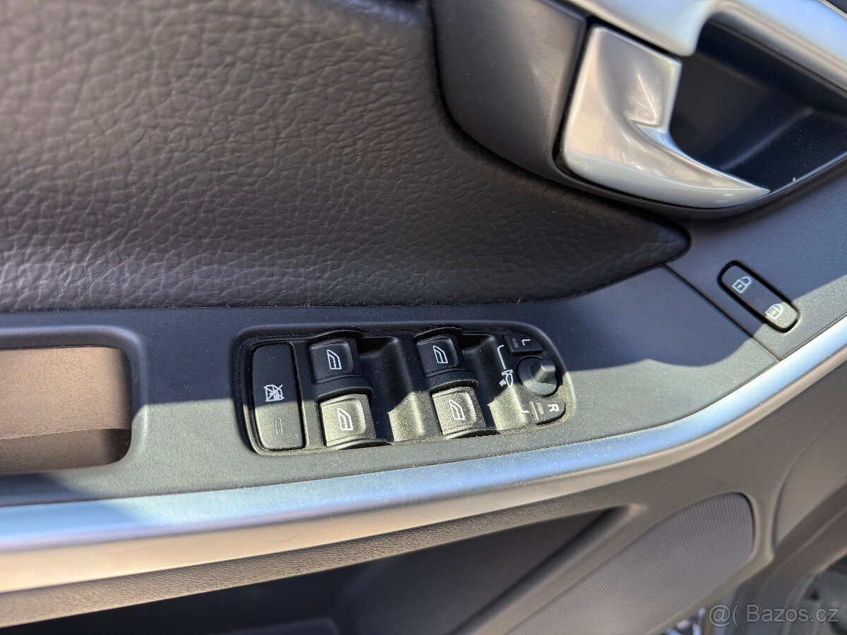 volvo-xc60-2-4-d5-r-v-2009 - 8