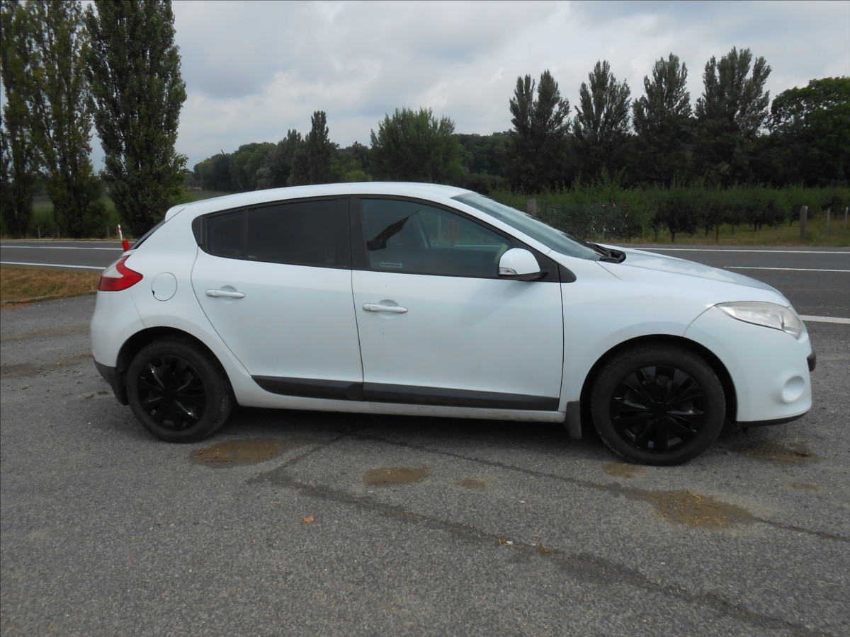 renault-megane-1-6-i-74-kw-cz-historie-megane - 5