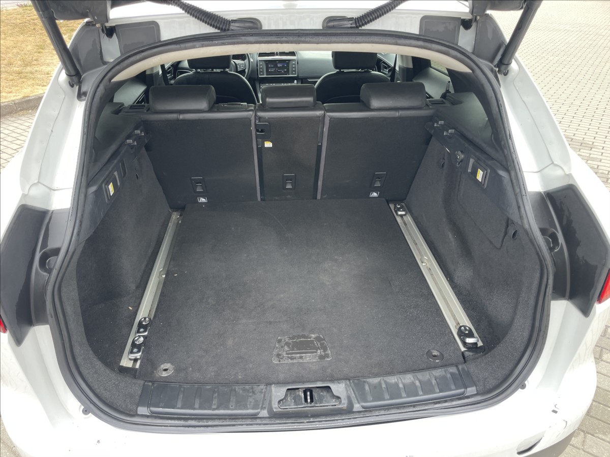 jaguar-f-pace-3-0-d-221kw-awd-aut-dph - 8