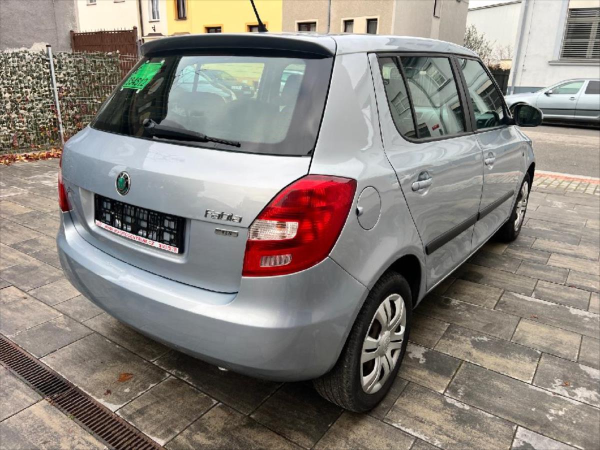 skoda-fabia-1-6-tdi-cr-55kw-elegance - 4