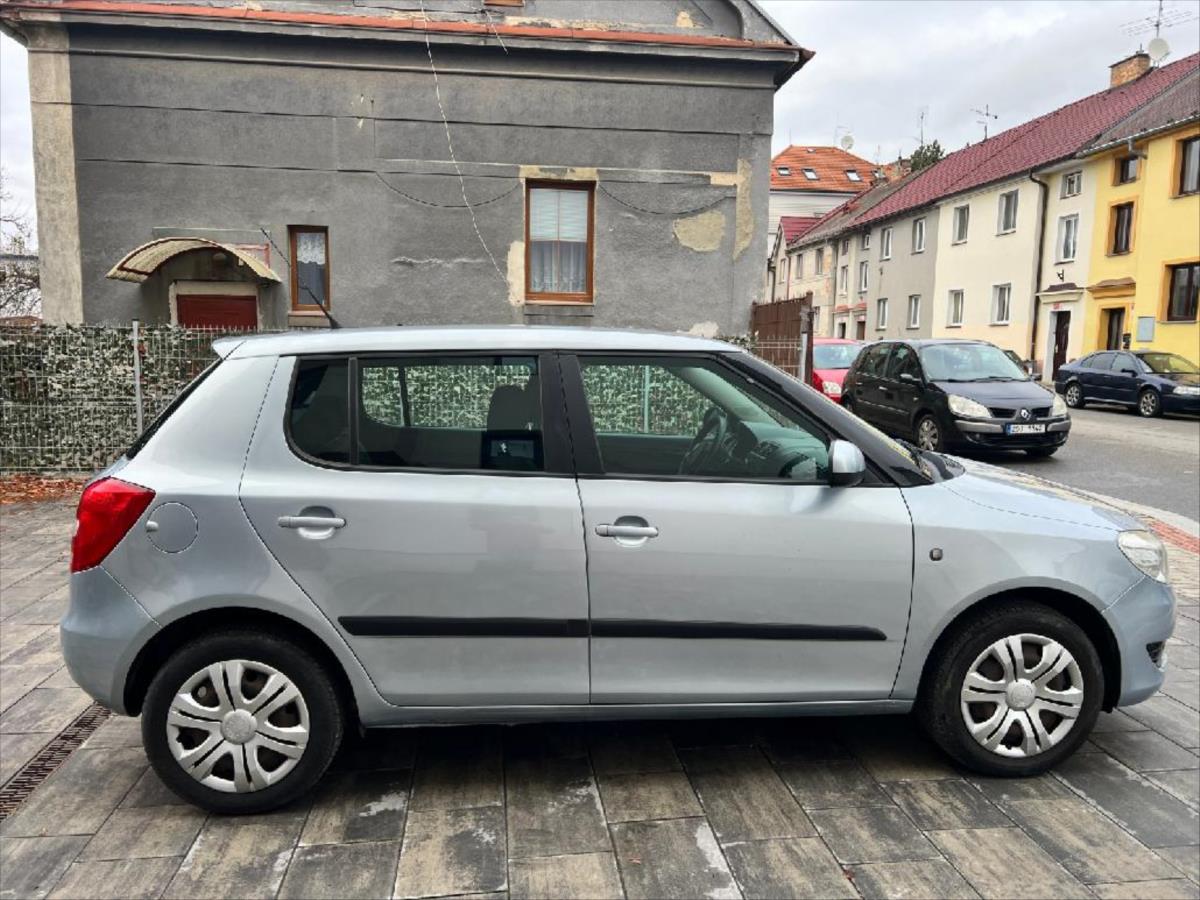skoda-fabia-1-6-tdi-cr-55kw-elegance - 5