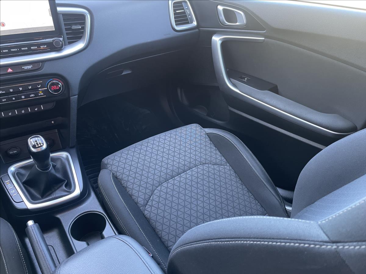 kia-ceed-1-4-t-gdi-top - 6