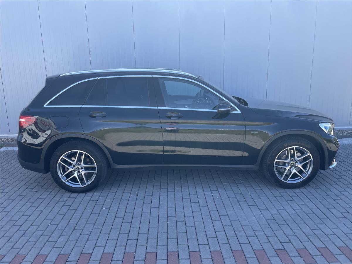 mercedes-benz-glc-2-0-350e - 2