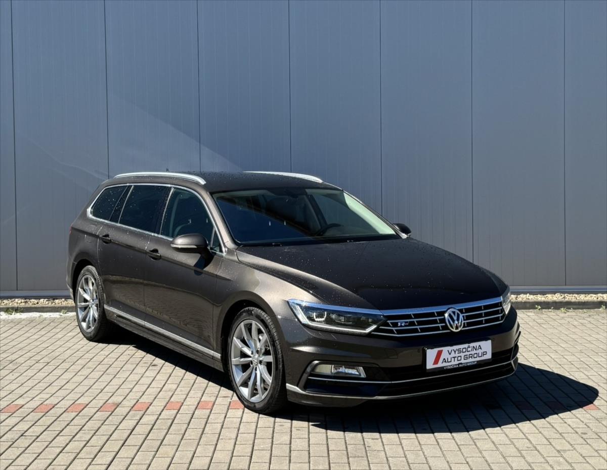 Volkswagen Passat 2,0 2.0 TDI 110kW DSG R-LINE  2.0 TDI 110kW DSG R-LINE