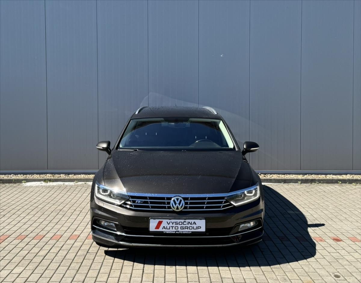 volkswagen-passat-2-0-2-0-tdi-110kw-dsg-r-line-2-0-tdi-110kw-dsg-r-line - 4