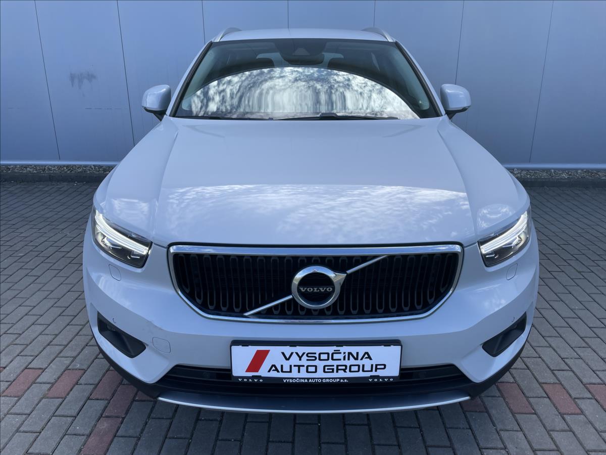 volvo-xc40-2-0-d3-drive-e-momentum-pro-aut - 2