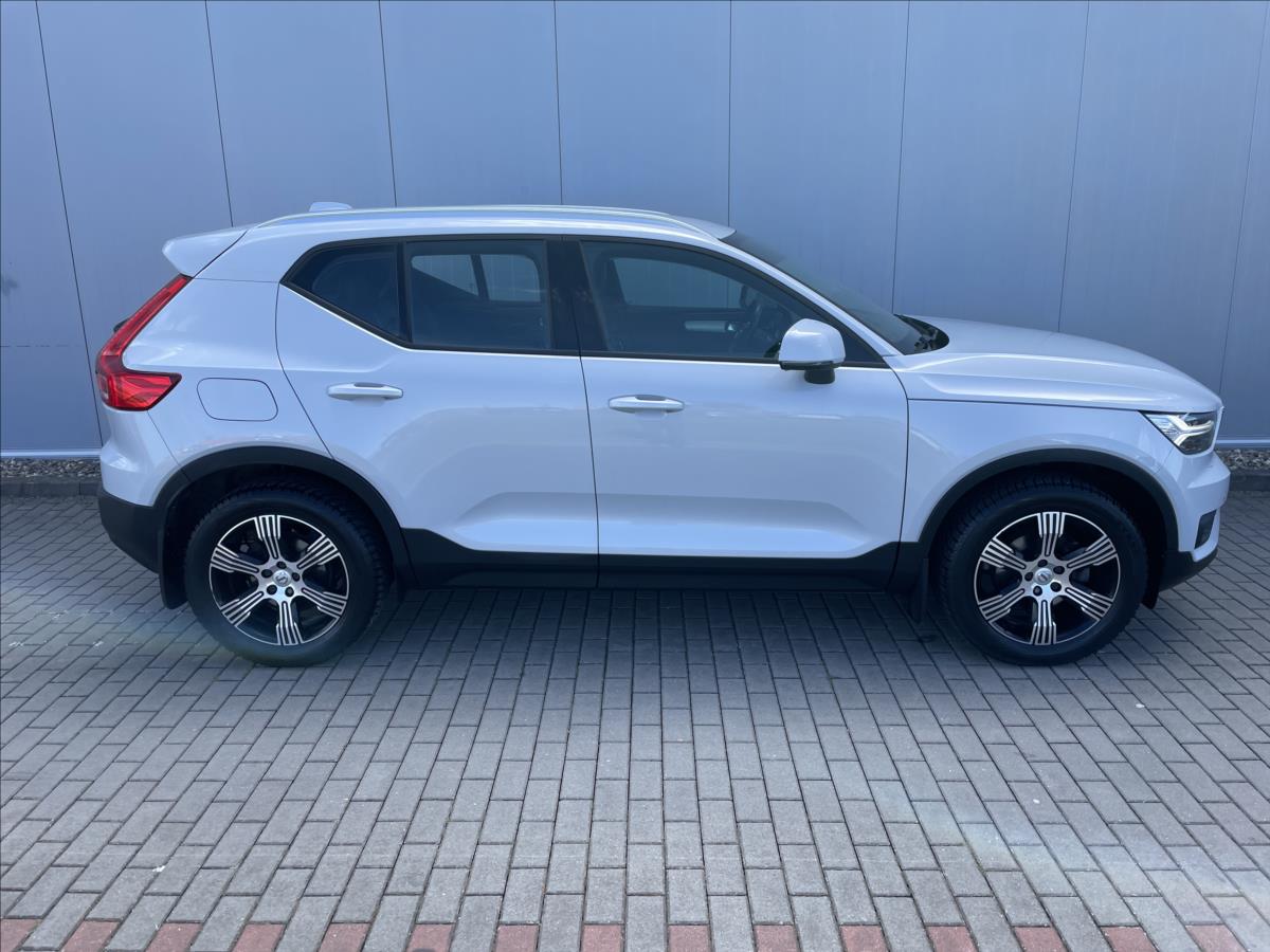 volvo-xc40-2-0-d3-drive-e-momentum-pro-aut - 4