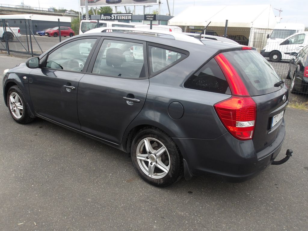 kia-ceed-1-4i-cr-naj-94000-km-serv-kn - 3