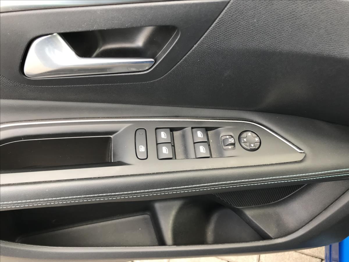 peugeot-3008-1-5-1-5-bluehdi-130-eat8-96kw - 7