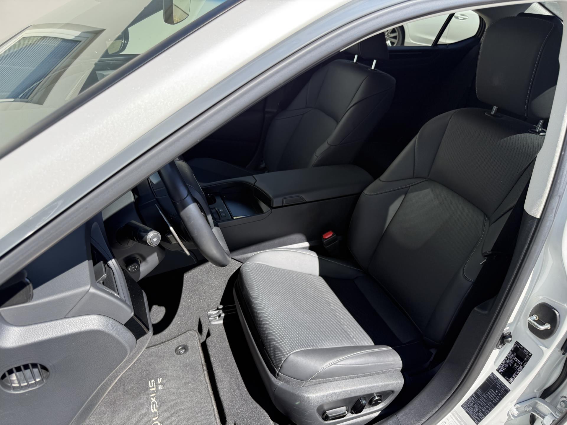 lexus-es-300h-2-5-limited-edition-es - 8
