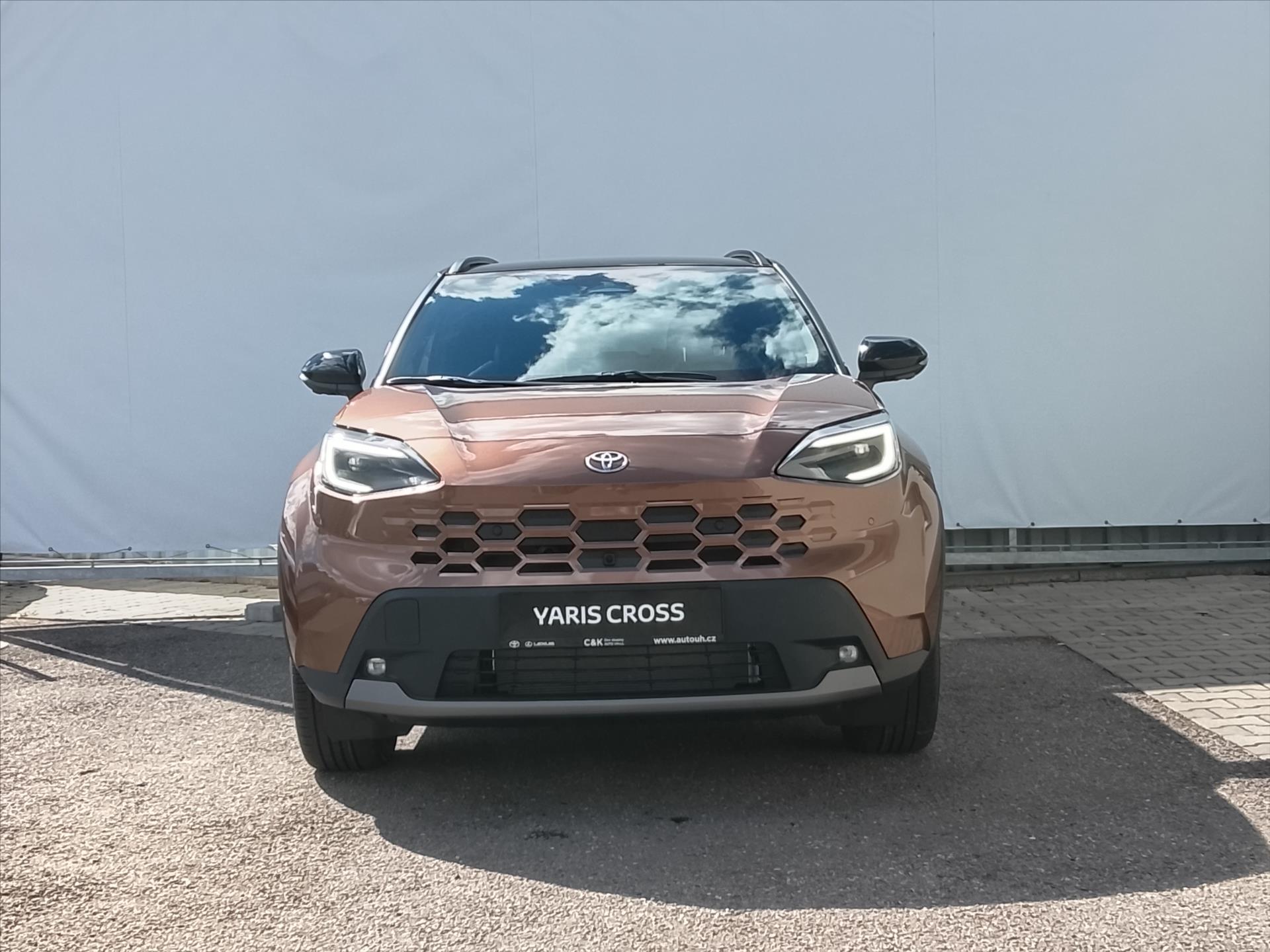 toyota-yaris-cross-1-5-hybrid-e-cvt-i-awd-130k-executive-vip-tech - 3