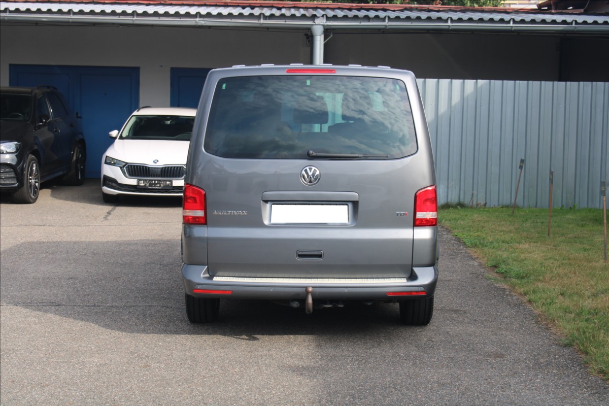 volkswagen-multivan-2-0-tdi-103kw-t5-1-special - 8