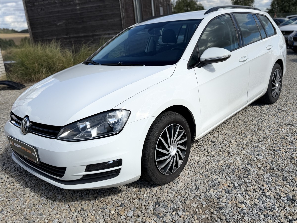 Volkswagen Golf 1,6 TDI NAVIGACE