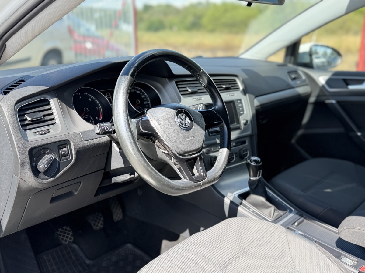 volkswagen-golf-1-6-tdi-navigace - 9