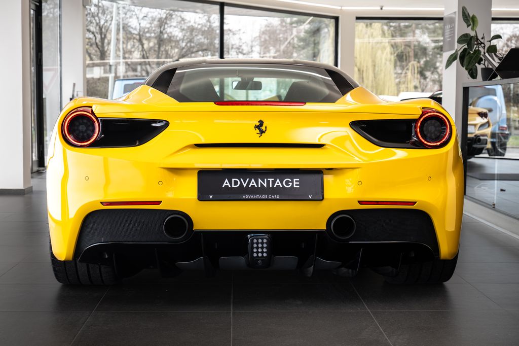 ferrari-488-lift-carbon-giallomodena - 2