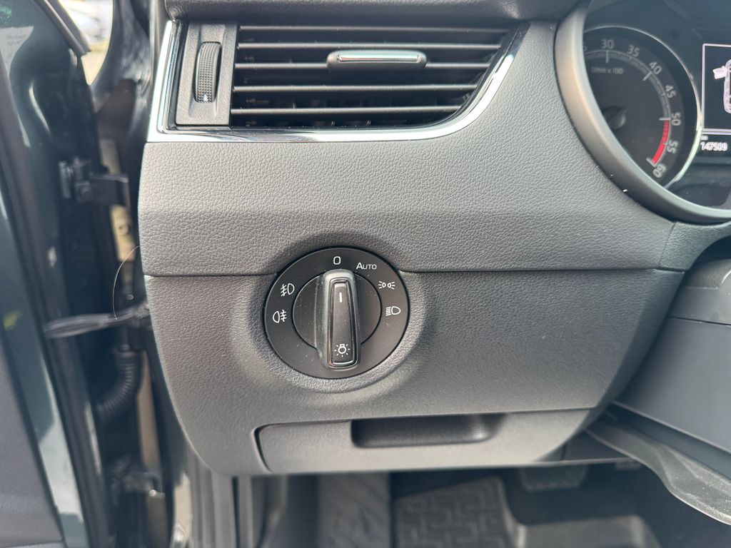 skoda-octavia-combi-1-6tdi-dsg-ambition - 7