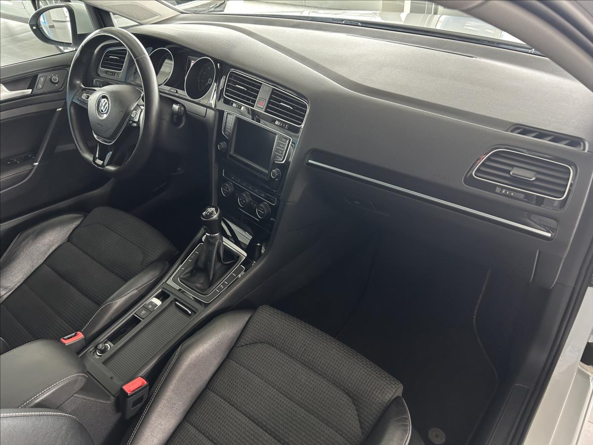 volkswagen-golf-1-4-tsi-92kw-highline-serviska - 8